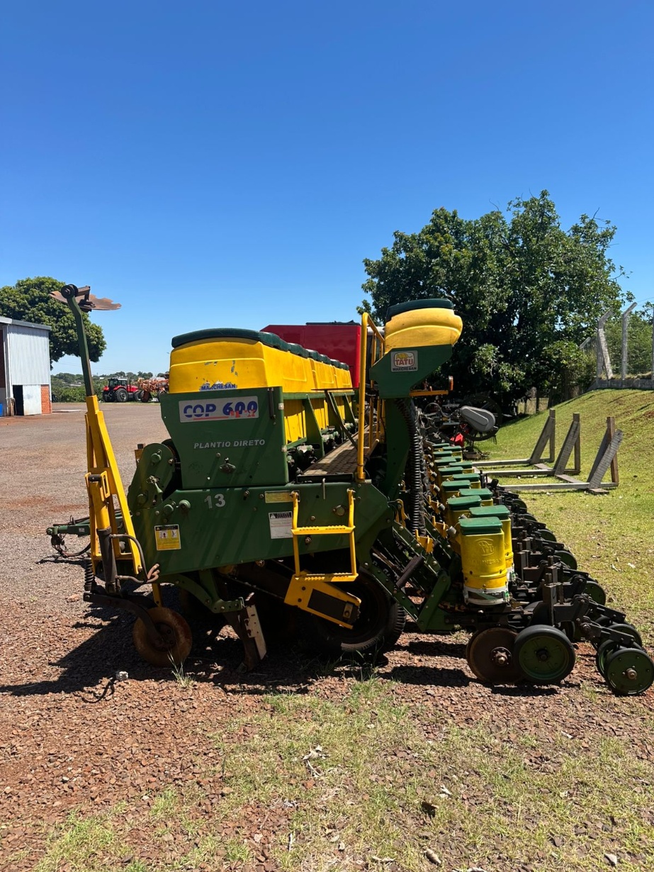 Plantadeira Tatu Marchesan COP 600 FLEX ano 2013
