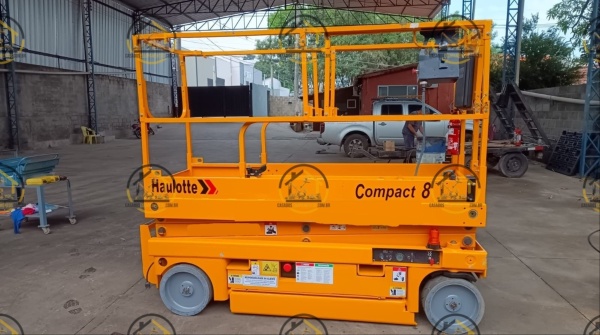 Plataforma HAULOTTE Compact 8  ano 2011