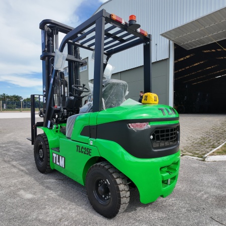 Empilhadeira TLM  TLC25E ano 2026