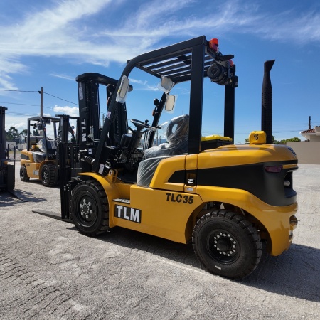 Empilhadeira TLM  TLC35G GLP ano 2026
