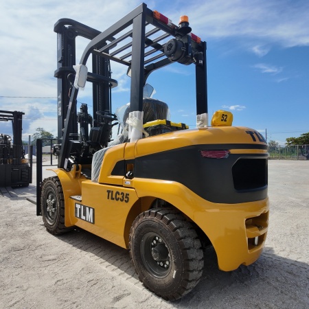 Empilhadeira TLM  TLC35G GLP ano 2026