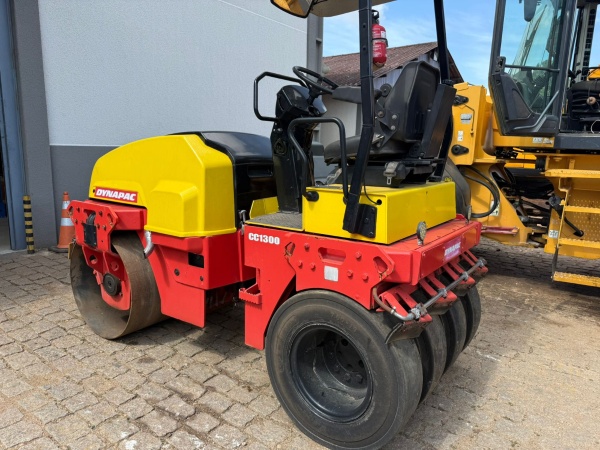 Rolo Compactador Dynapac CC1300 ano 2012