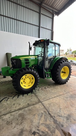 Trator John Deere 6100J ano 2018