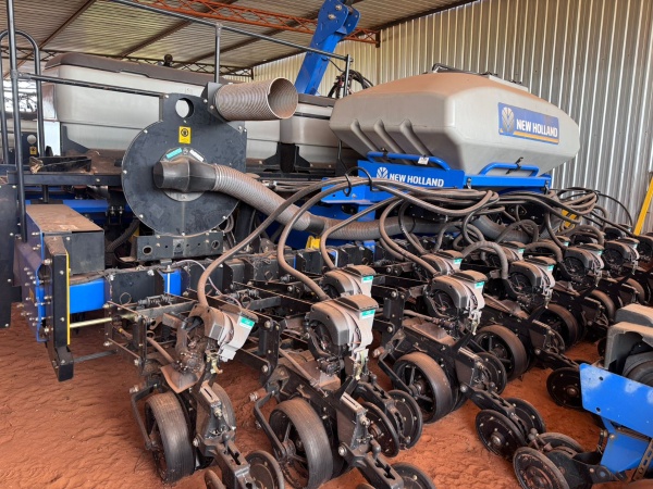 Plantadeira New Holland PL6013 ano 2023