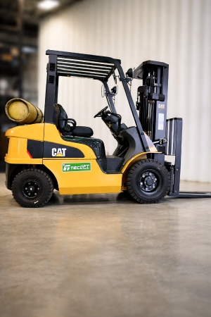Empilhadeira Caterpillar GP25NM