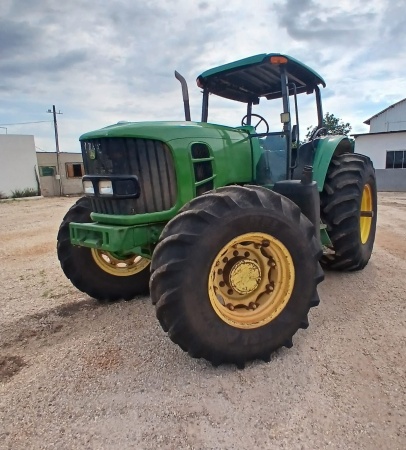 Trator John Deere 6145J ano 2013 - 6145J - Máquinas Agrícolas