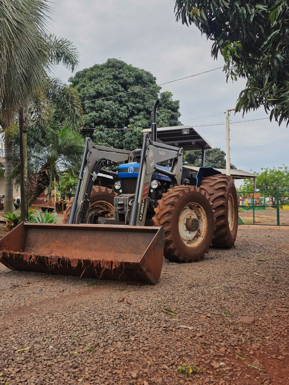 Trator New Holland 7630 ano 2001