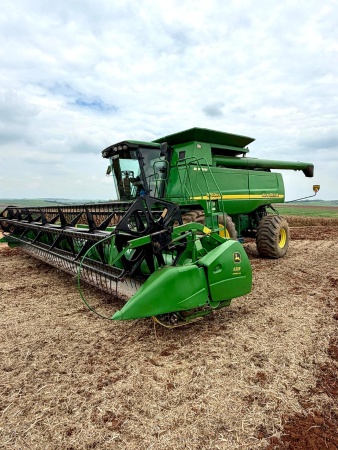 Colheitadeira John Deere 9750 ano 2003 - 9750 - Máquinas Agrícolas