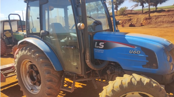 Trator LS Tractor U60 ano 2017