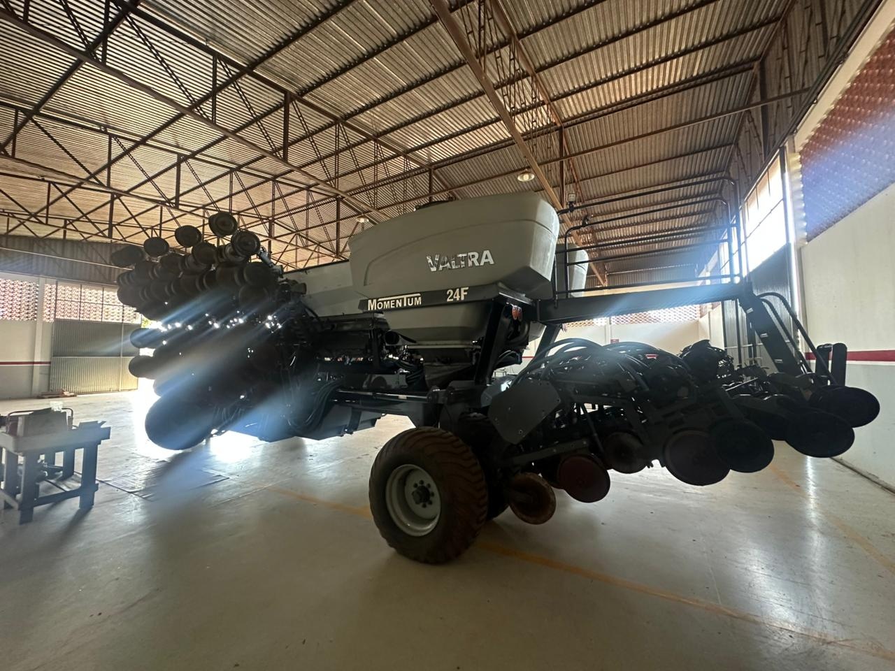 Plantadeira Valtra Momentum 24F ano 2021