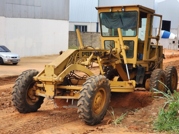 Motoniveladora Caterpillar 120G ano 1991