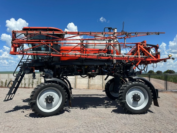 Pulverizador Kuhn BOXER ano 2023