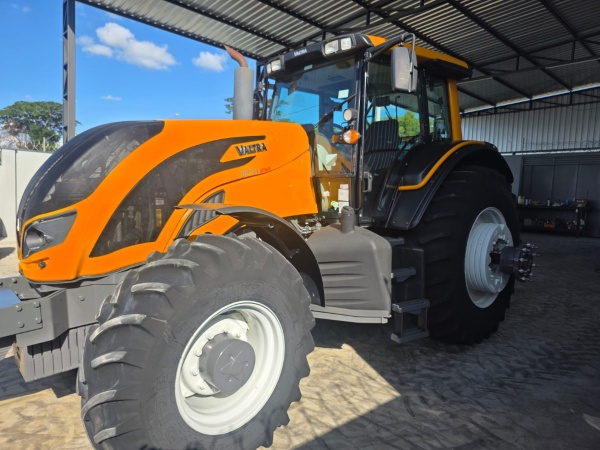 Trator Valtra BH 194 HiTech ano 2022