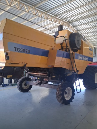 Colheitadeira New Holland TC 5070 ano 2013