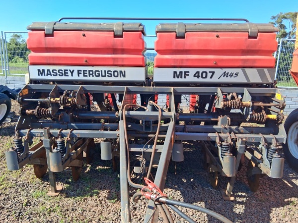 Plantadeira Massey Ferguson MF 407 ano 2014