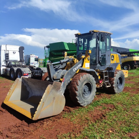 Pá Carregadeira John Deere 444G ano 2022