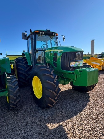 Trator John Deere 6190J ano 2017