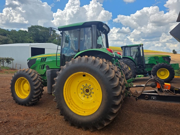 Trator John Deere 6150M ano 2022