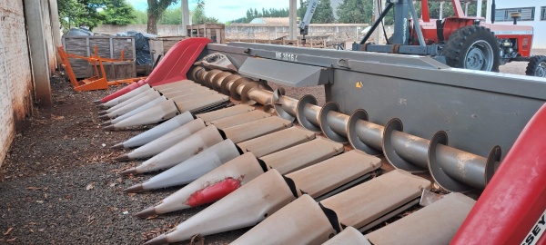 Plantadeira Massey Ferguson MF 3016L ano 2016