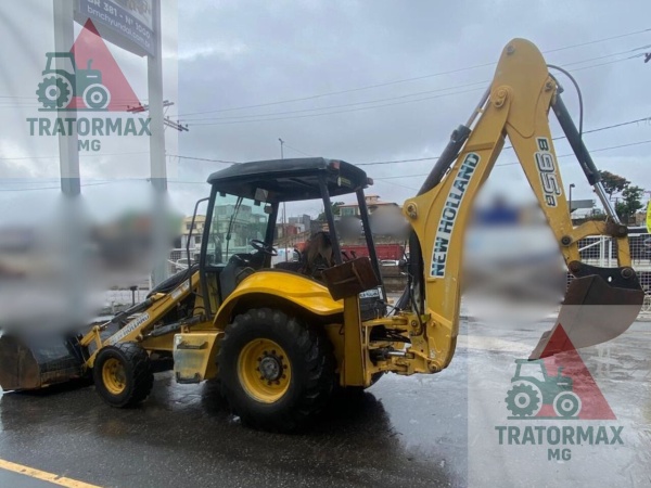 Retroescavadeira New Holland B95C ano 2014