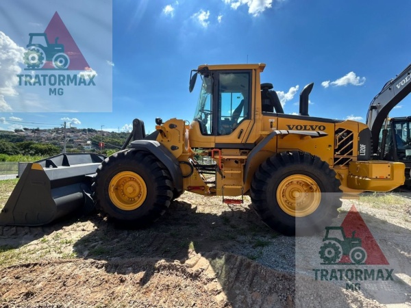 Pá Carregadeira Volvo L120F ano 2023