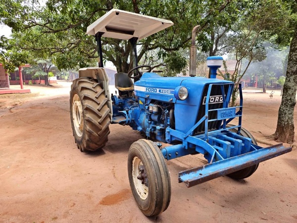 Trator Ford 4600 ano 1973