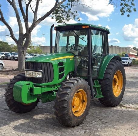Trator John Deere 6100J ano 2022