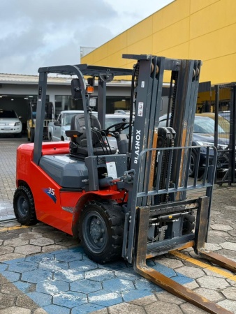 Empilhadeira Plasnox CPCD35  ano 2023