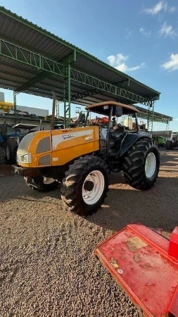 Trator Valtra BM 125 ano 2008