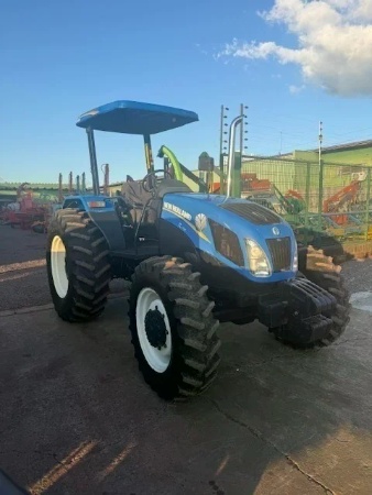 Trator New Holland TL 75 ano 2015 - TL 75 - Máquinas Agrícolas