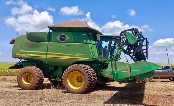 Colheitadeira John Deere 9670 STS   ano 2012