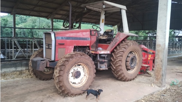 Trator Massey Ferguson 610 ano 1998