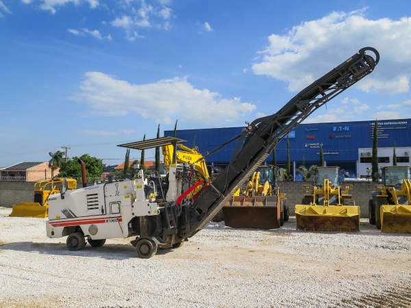 Fresadora Wirtgen W1000L ano 2011