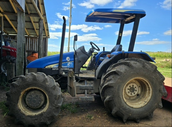 Trator New Holland TL 75E ano 2012 - TL 75E - Máquinas Agrícolas