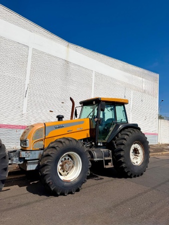 Trator Valtra BH 180 ano 2010 - BH 180 - Máquinas Agrícolas