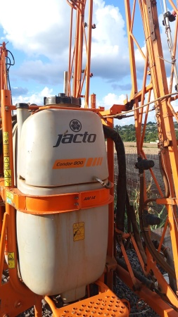 Pulverizador Jacto CONDOR 800 ano 2014
