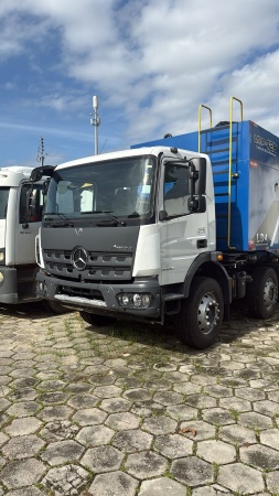 Caminhão Mercedes Benz Atego 3330 ano 2025