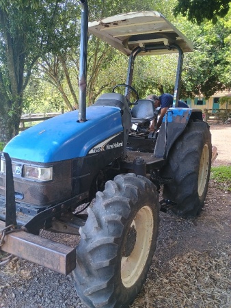 Trator New Holland TL55 ano 2005