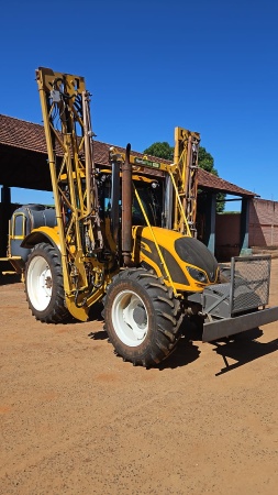 Trator Valtra A134 HiTech ano 2022 - A134 HiTech - Máquinas Agrícolas