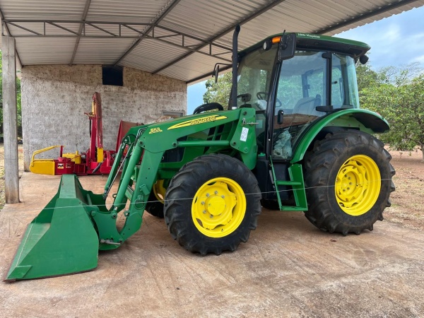 Trator John Deere 5080E ano 2021 - 5080E - Máquinas Agrícolas