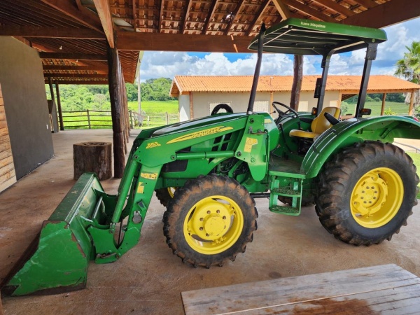 Trator John Deere 5070E ano 2020 - 5070E - Máquinas Agrícolas