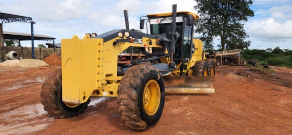 Motoniveladora John Deere 670G ano 2021