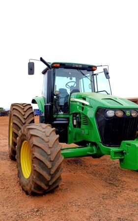 Trator John Deere 7210J ano 2015 - 7210J - Máquinas Agrícolas