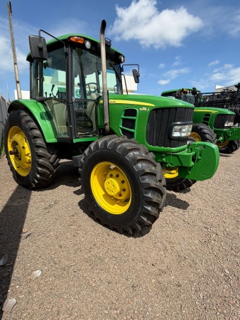 Trator John Deere 6115J ano 2022