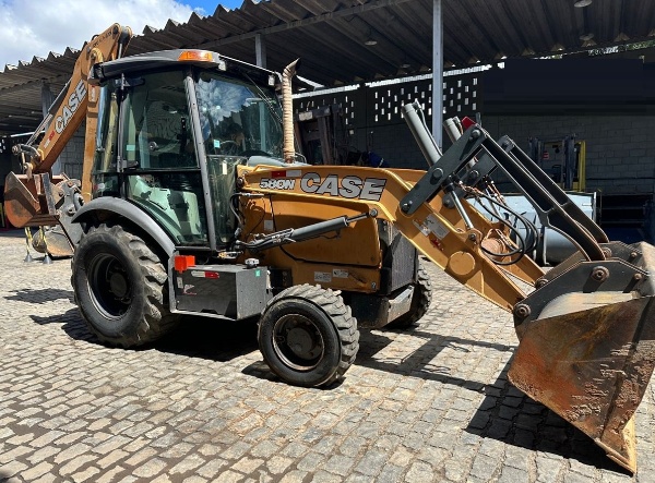 Retroescavadeira Case 580N ano 2020 - 580N - Máquinas de Linha Amarela