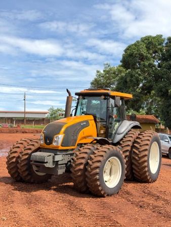 Trator Valtra BT 210 ano 2017 - BT 210 - Máquinas Agrícolas