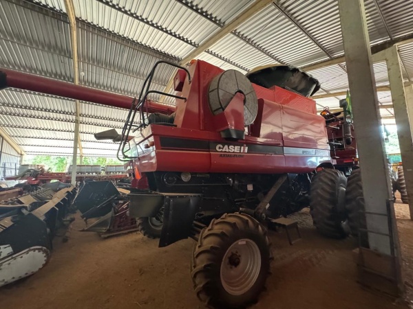 Colheitadeira Case IH Axial-Flow 2688 ano 2011