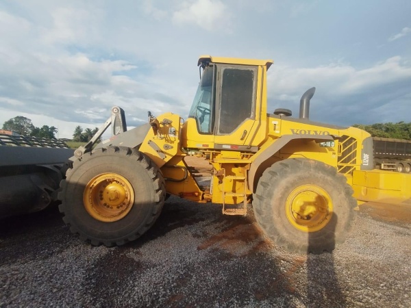Pá Carregadeira Komatsu WA 200 ano 2022
