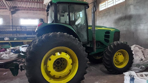 Trator John Deere 6190J