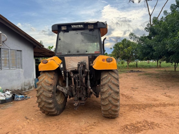 Trator Valtra A950 ano 2015